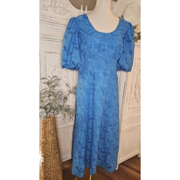 Hyacinth House Dresses & Skirts - Hyacinth House Ice Blue Bubble-Sleeve Scoop Neck Eyelet Midi Dress